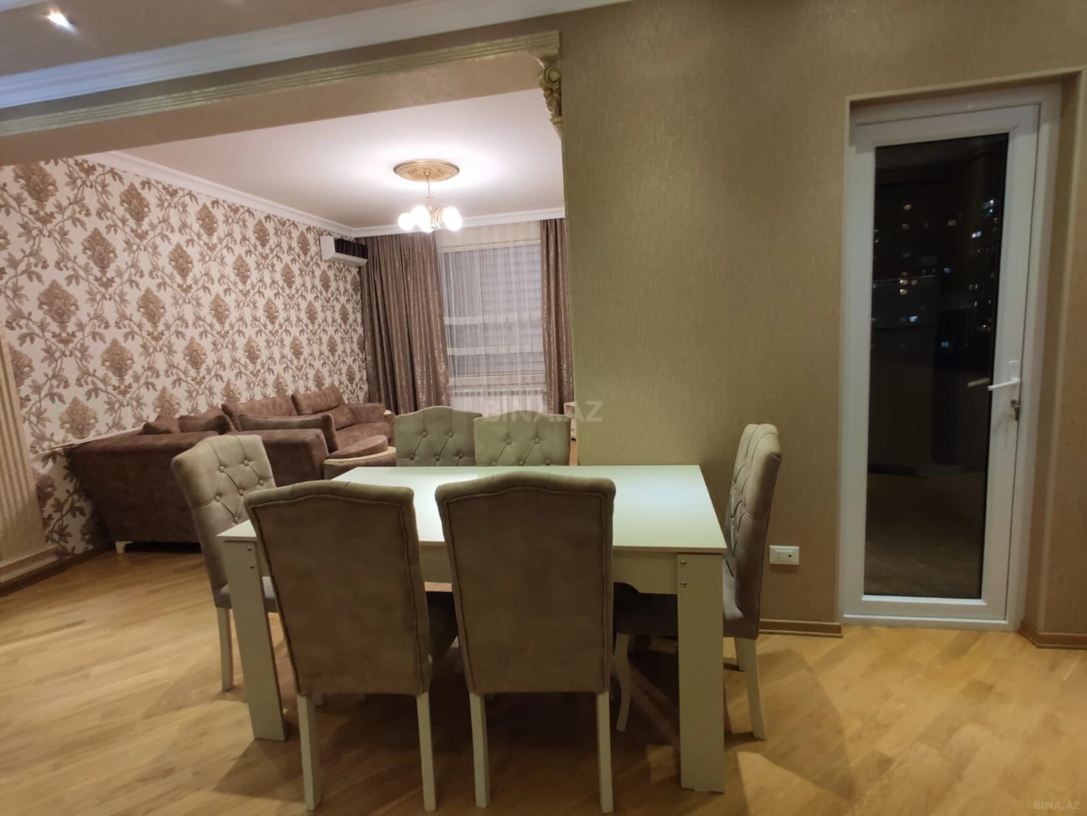 Kirayə verilir 3 otaqlı mənzil 120 m²