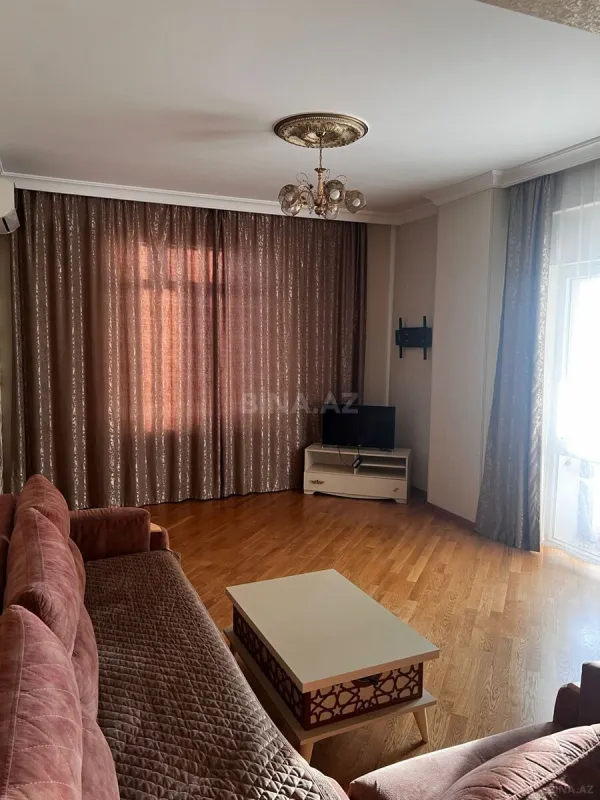 Kirayə verilir 3 otaqlı mənzil 120 m²