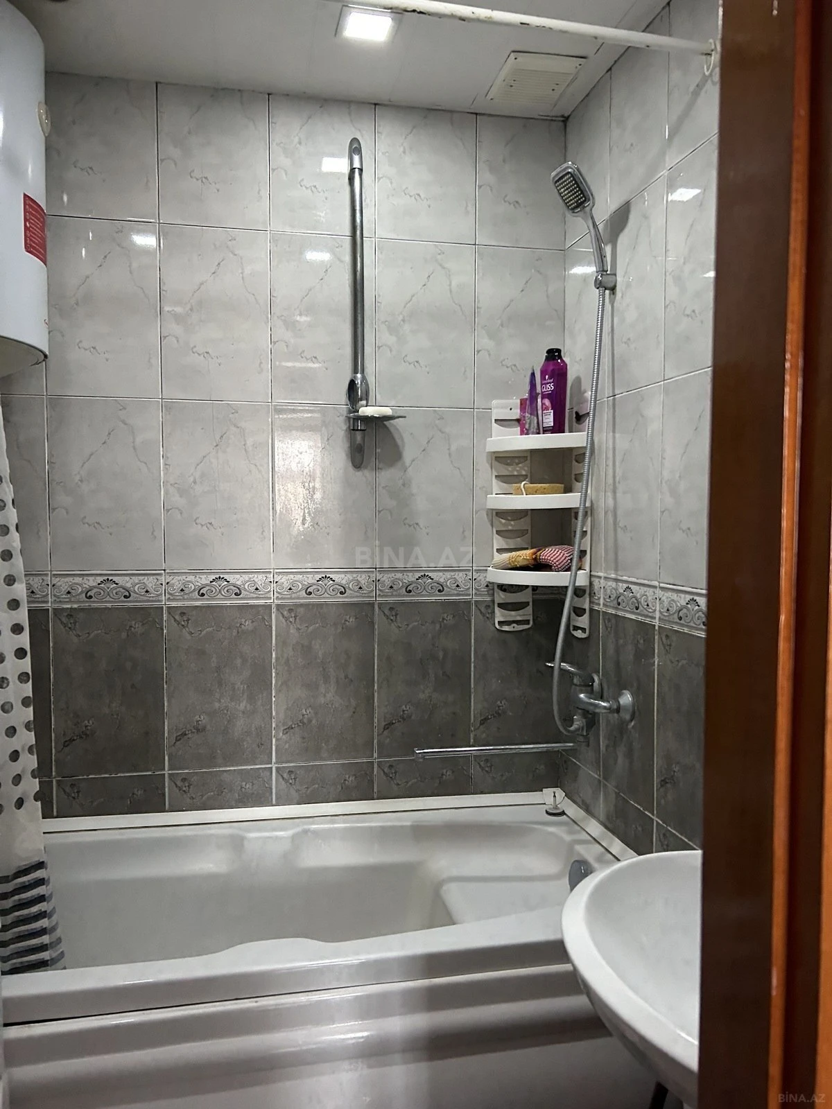 Kirayə verilir 2 otaqlı mənzil 60 m²