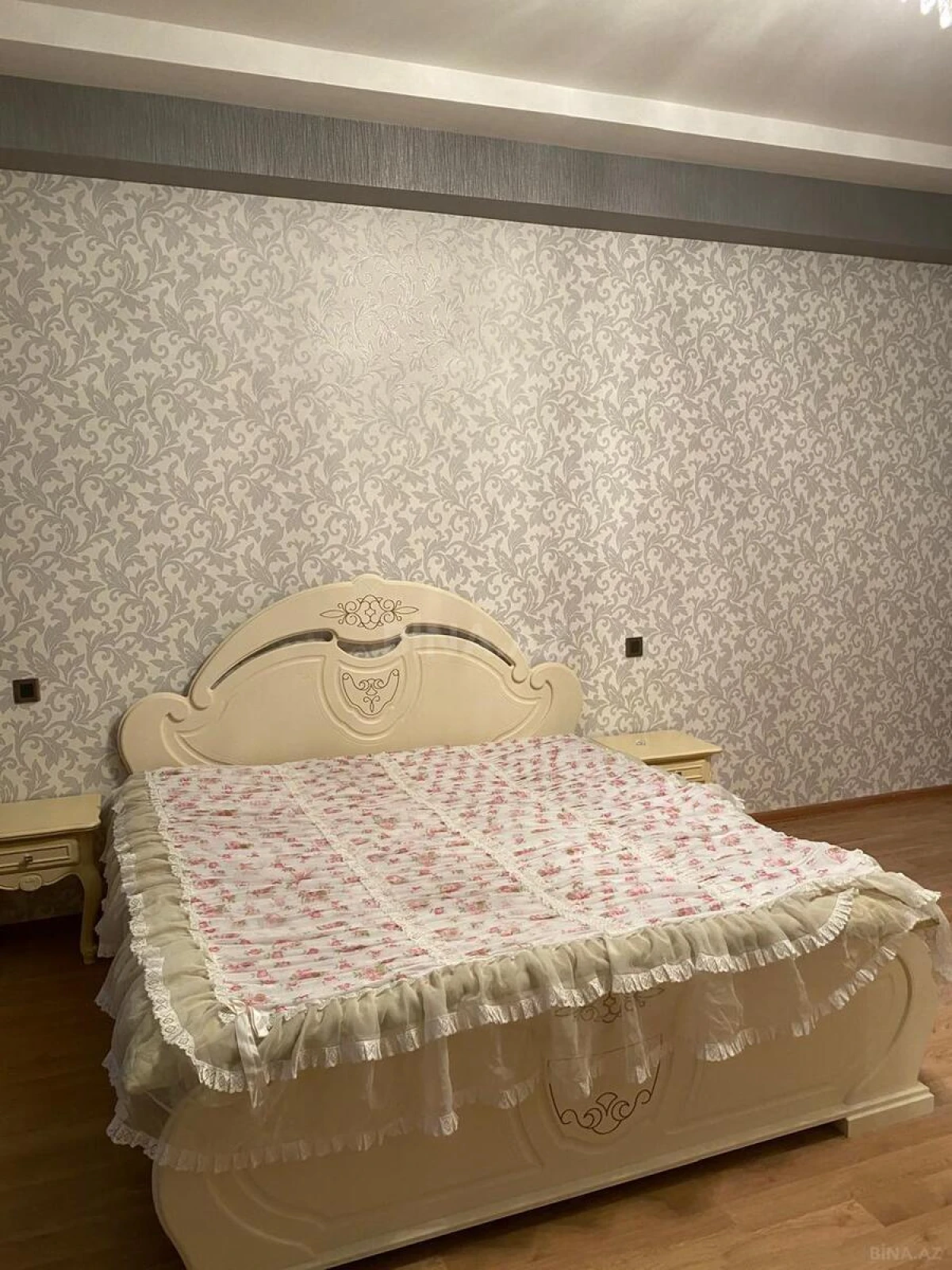 Kirayə verilir 2 otaqlı mənzil 80 m²