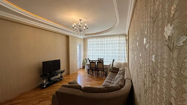 Satılır 3 otaqlı mənzil 90 m²