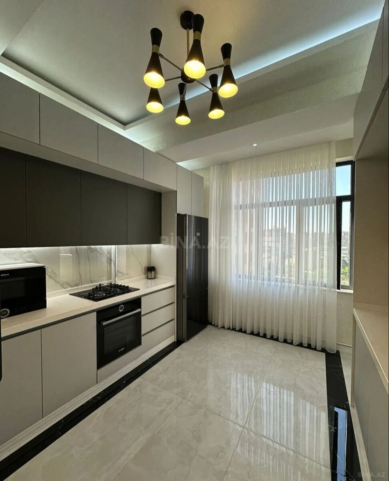 Satılır 3 otaqlı mənzil 105 m²