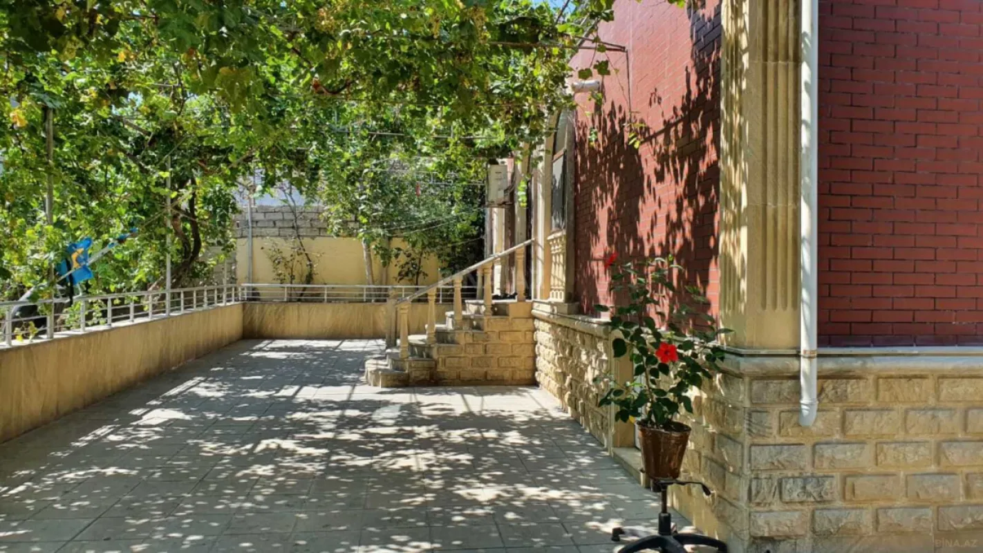 Satılır 4 otaqlı həyət evi 132 m²