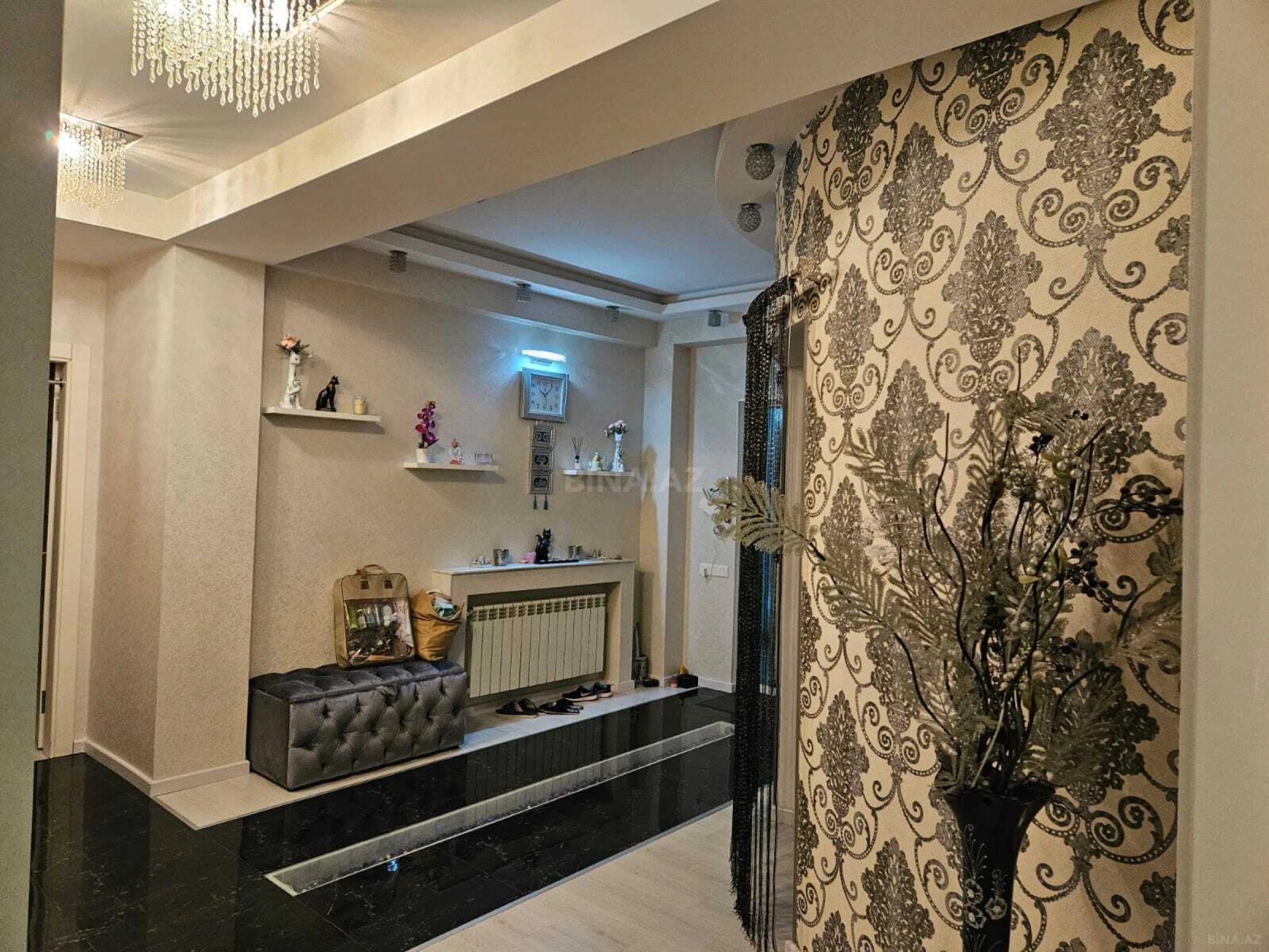 Satılır 2 otaqlı mənzil 105 m²