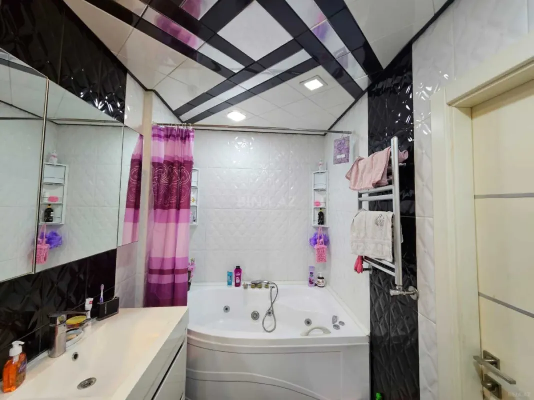 Satılır 2 otaqlı mənzil 105 m²