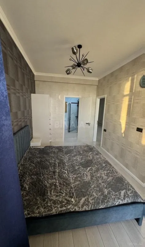 Kirayə verilir 3 otaqlı mənzil 135 m²