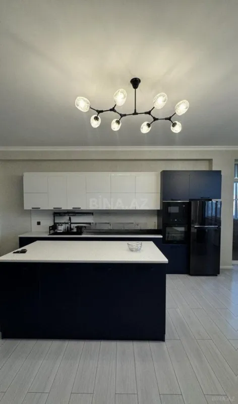 Kirayə verilir 3 otaqlı mənzil 135 m²