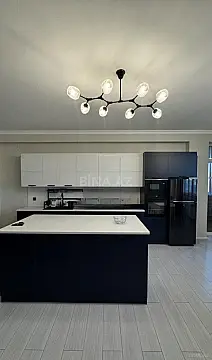 Kirayə verilir 3 otaqlı mənzil 135 m²