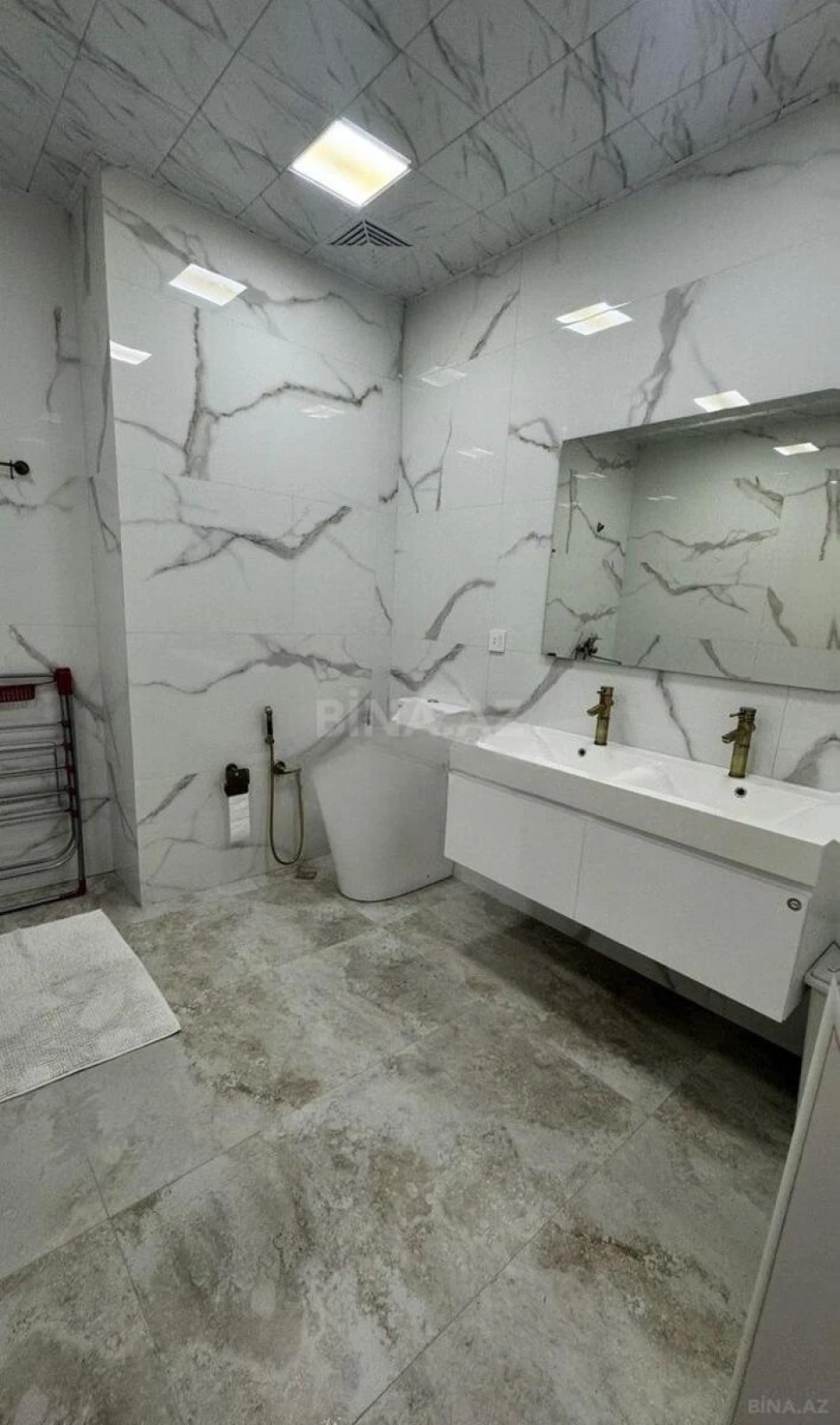 Kirayə verilir 3 otaqlı mənzil 135 m²