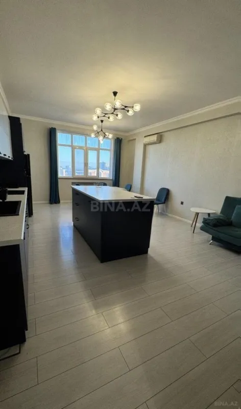 Kirayə verilir 3 otaqlı mənzil 135 m²