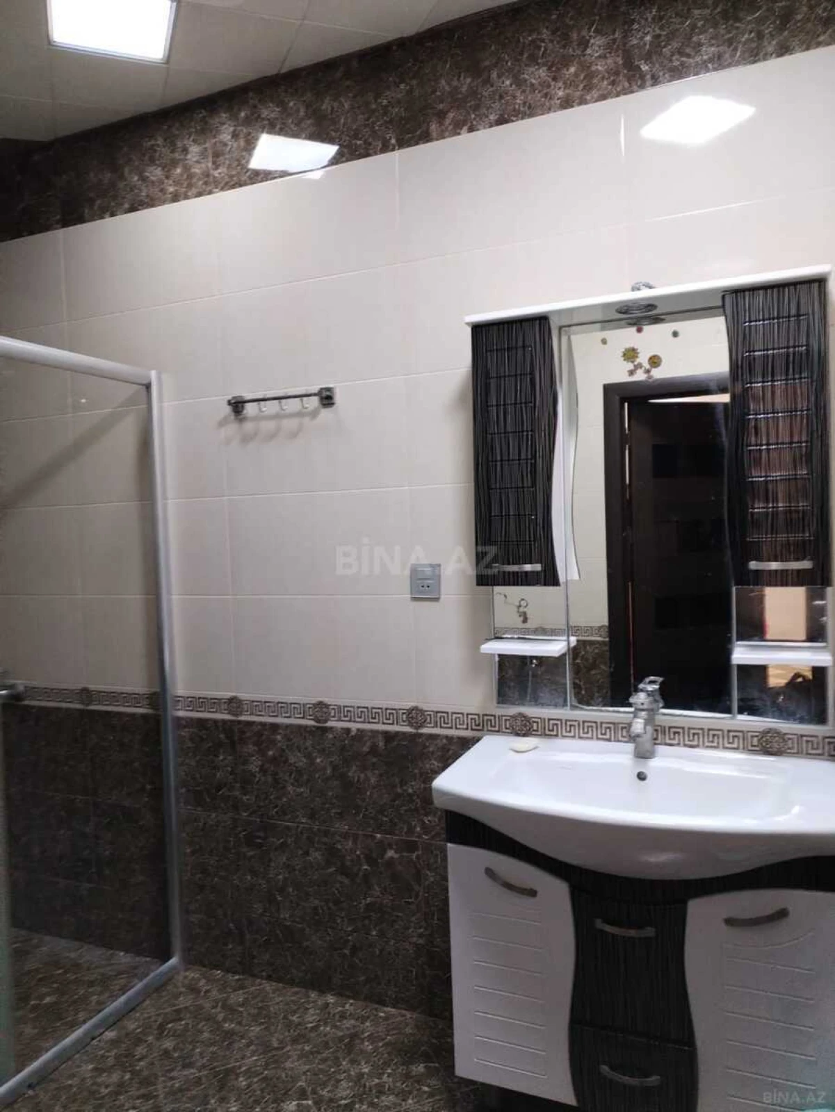 Kirayə verilir 3 otaqlı mənzil 105 m²