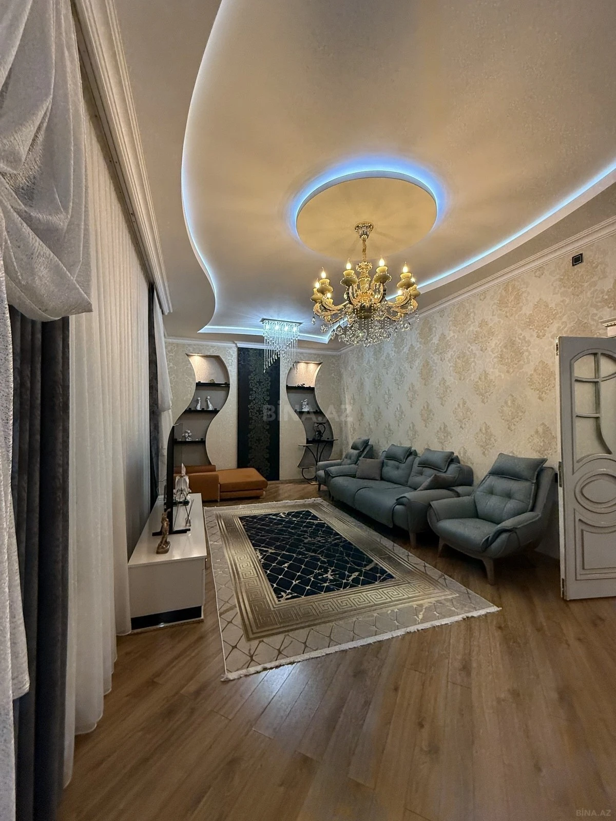 Satılır 6 otaqlı həyət evi 250 m²