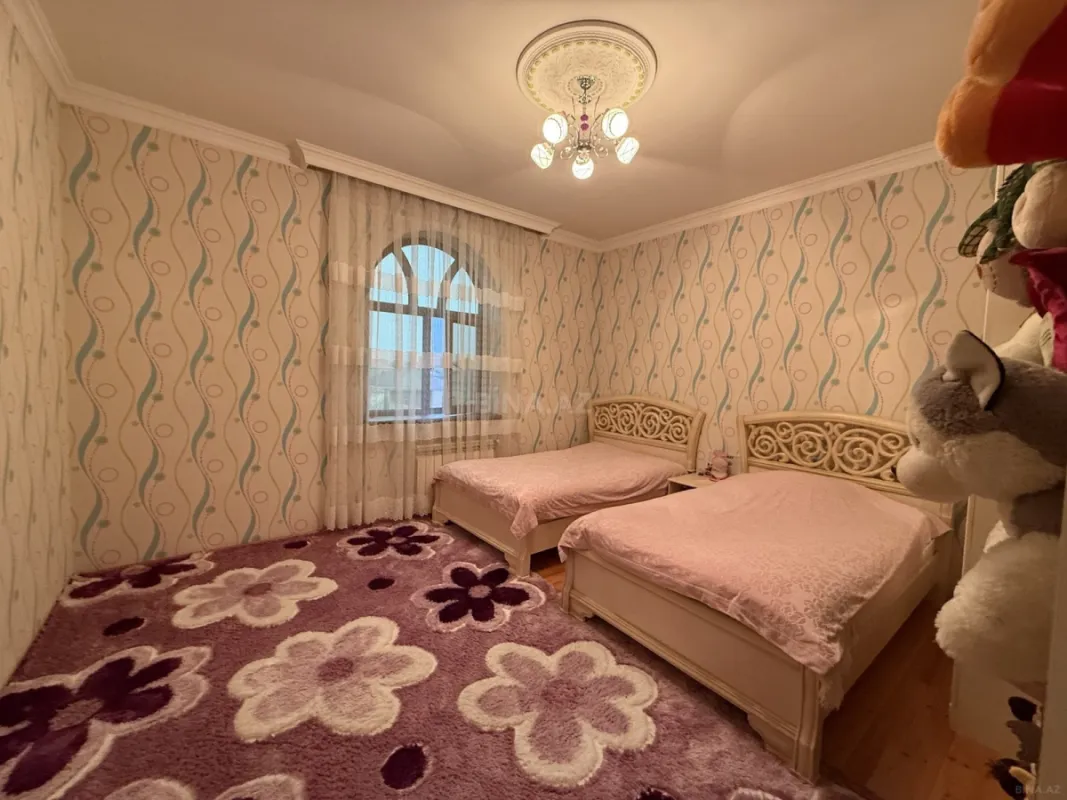 Satılır 6 otaqlı həyət evi 250 m²