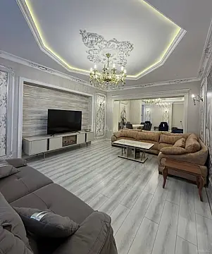 Satılır 4 otaqlı mənzil 210 m²