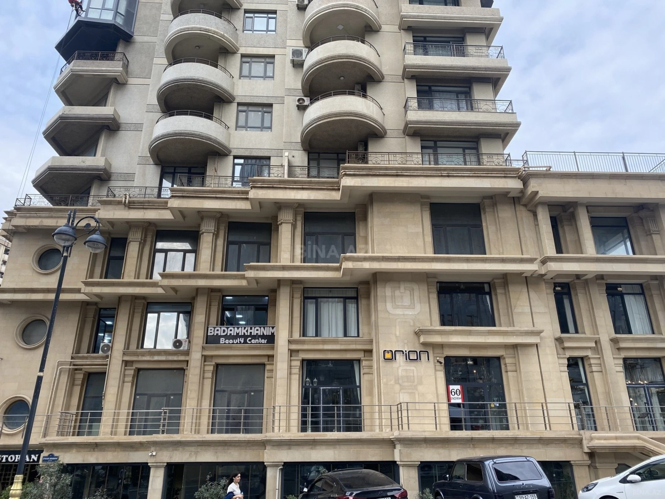 Satılır 4 otaqlı mənzil 210 m²