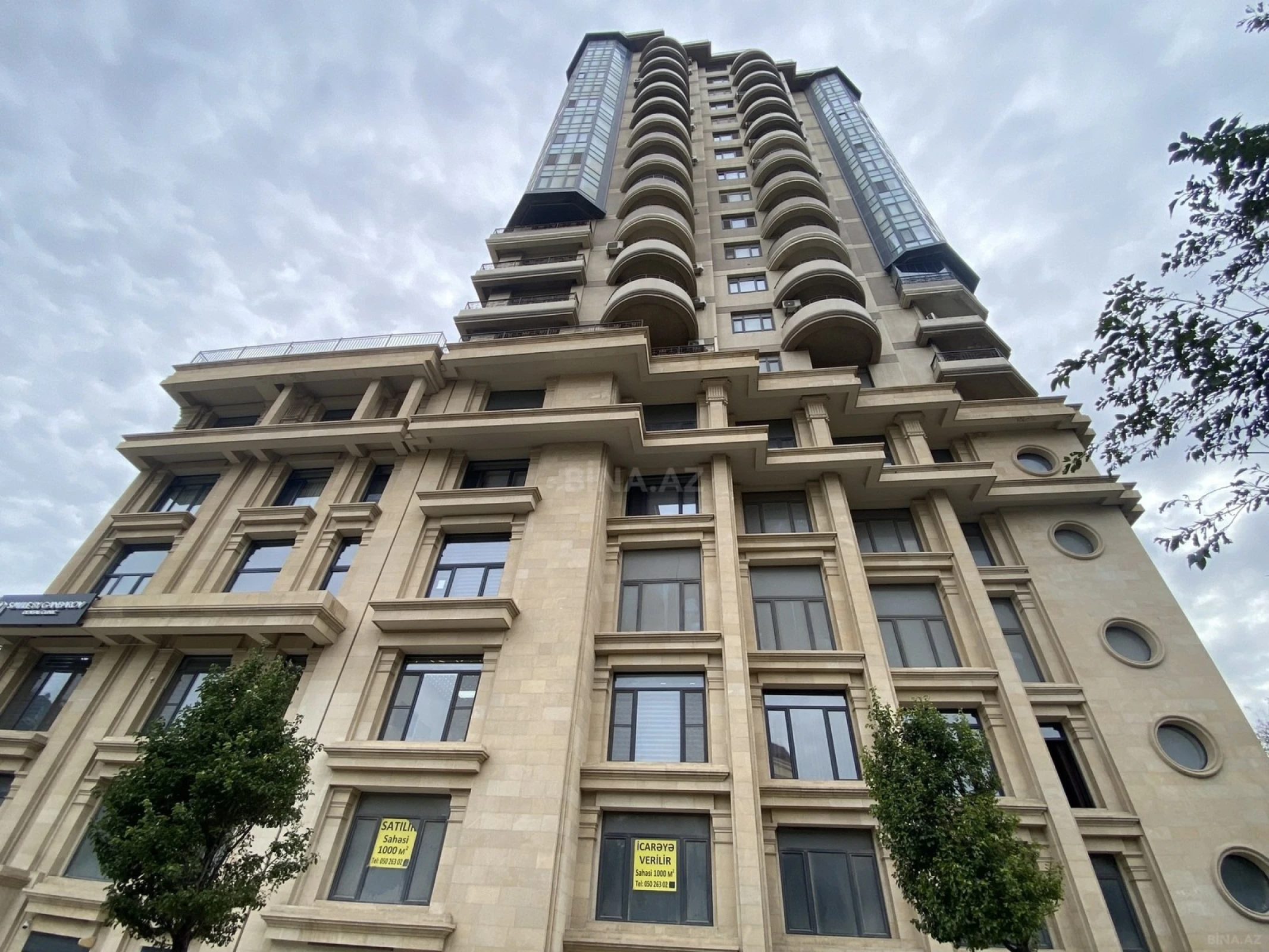 Satılır 4 otaqlı mənzil 210 m²