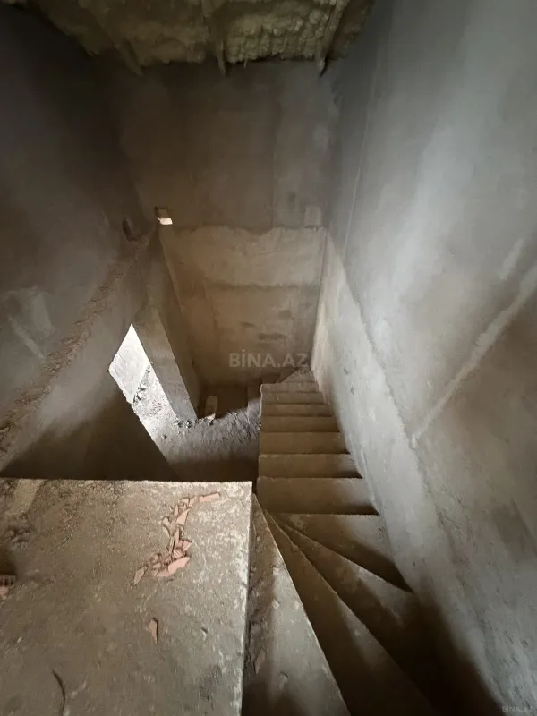 Satılır 4 otaqlı mənzil 110 m²