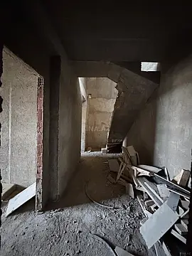 Satılır 4 otaqlı mənzil 110 m²