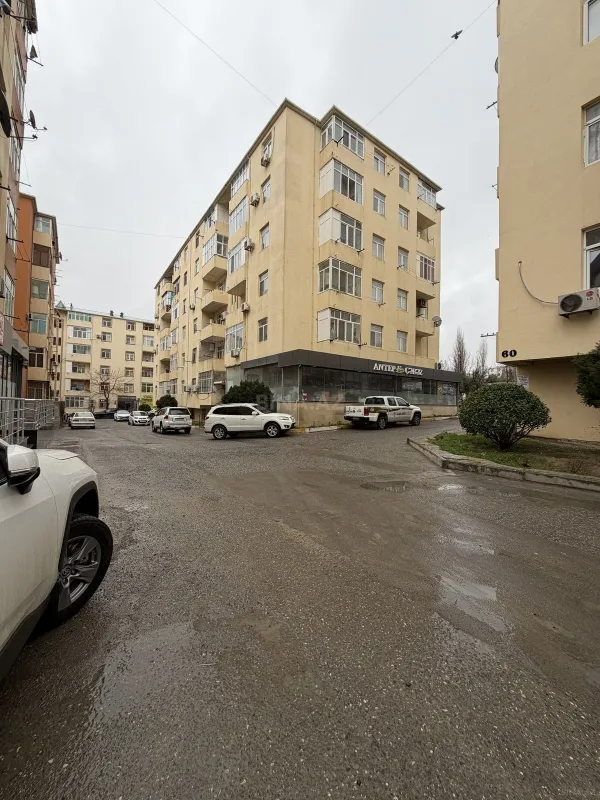Satılır 4 otaqlı mənzil 110 m²