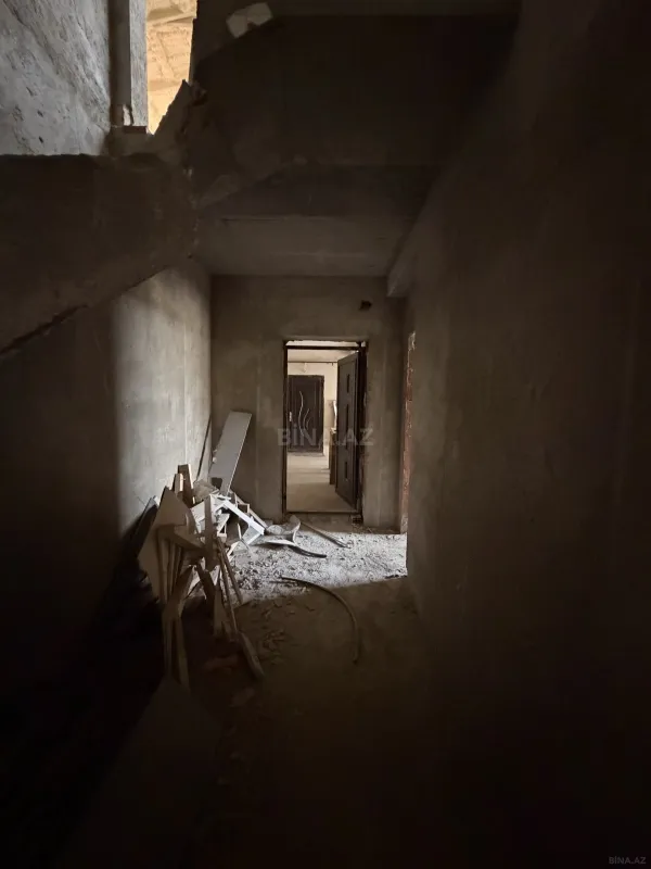 Satılır 4 otaqlı mənzil 110 m²