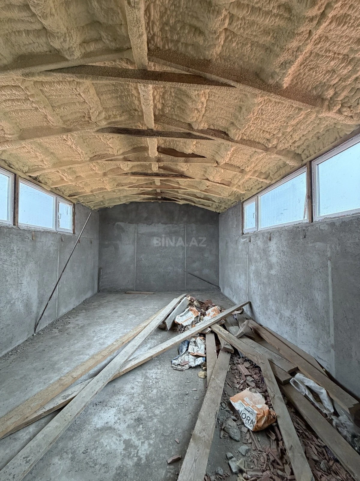 Satılır 4 otaqlı mənzil 110 m²