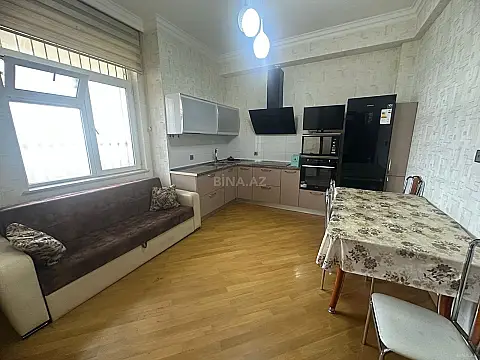 Kirayə verilir 2 otaqlı mənzil 106 m²