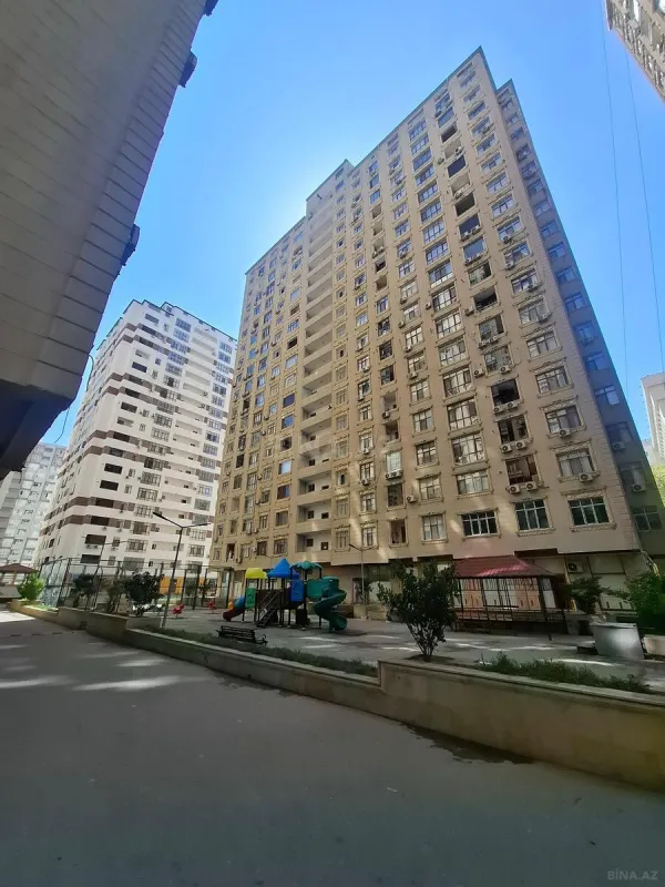 Kirayə verilir 2 otaqlı mənzil 76 m²