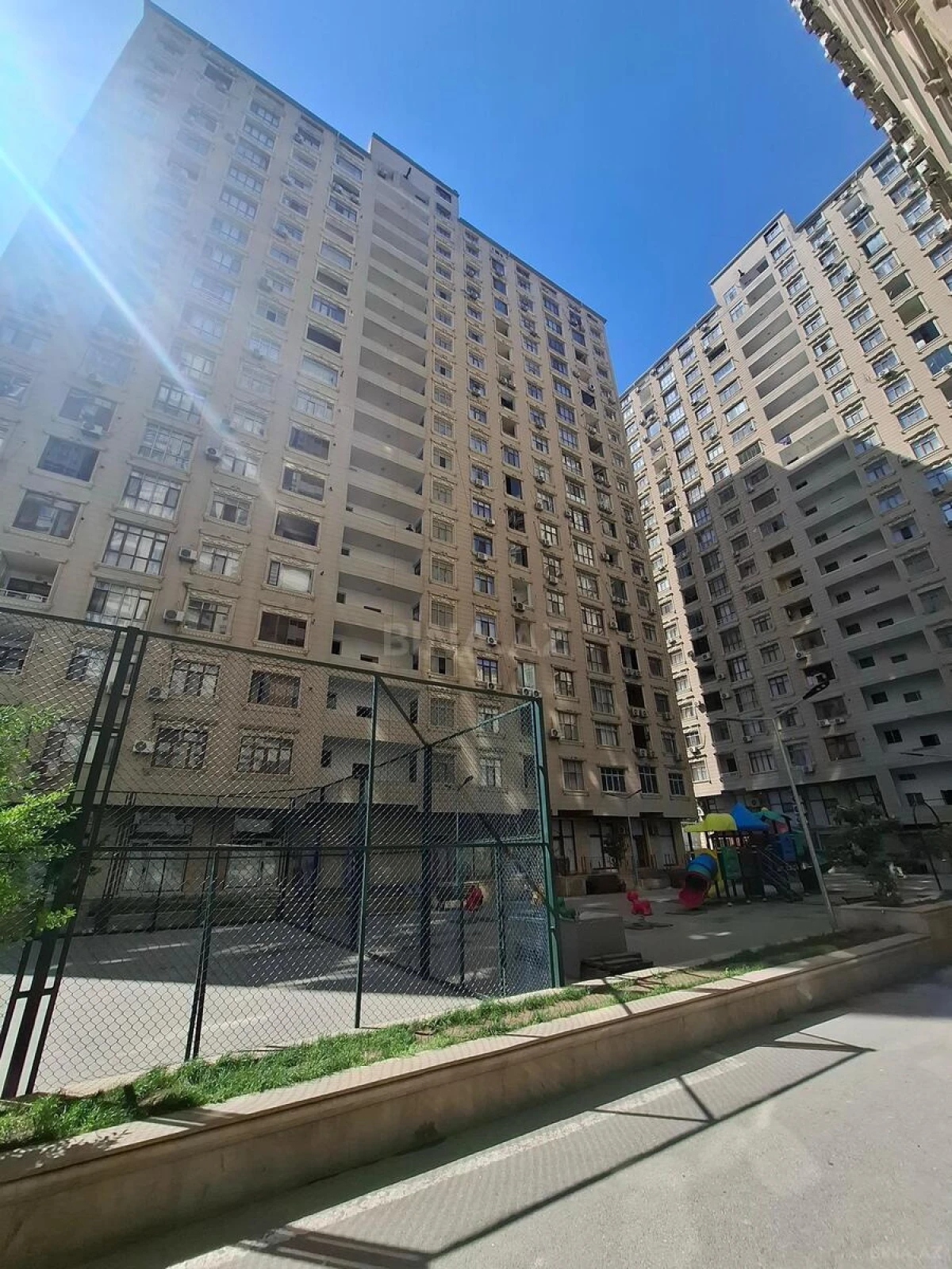 Kirayə verilir 2 otaqlı mənzil 76 m²