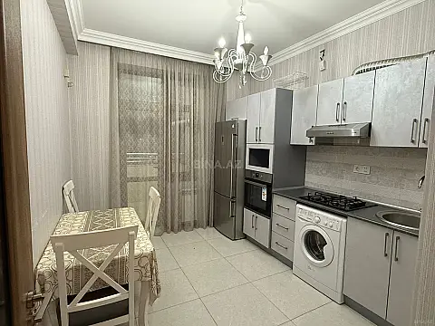 Kirayə verilir 2 otaqlı mənzil 76 m²