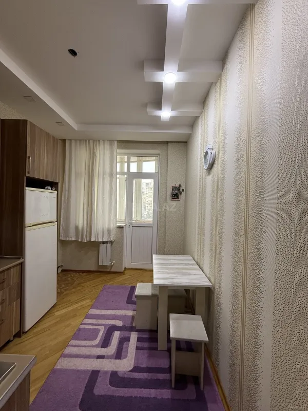 Kirayə verilir 2 otaqlı mənzil 85 m²