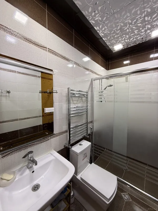Kirayə verilir 2 otaqlı mənzil 85 m²
