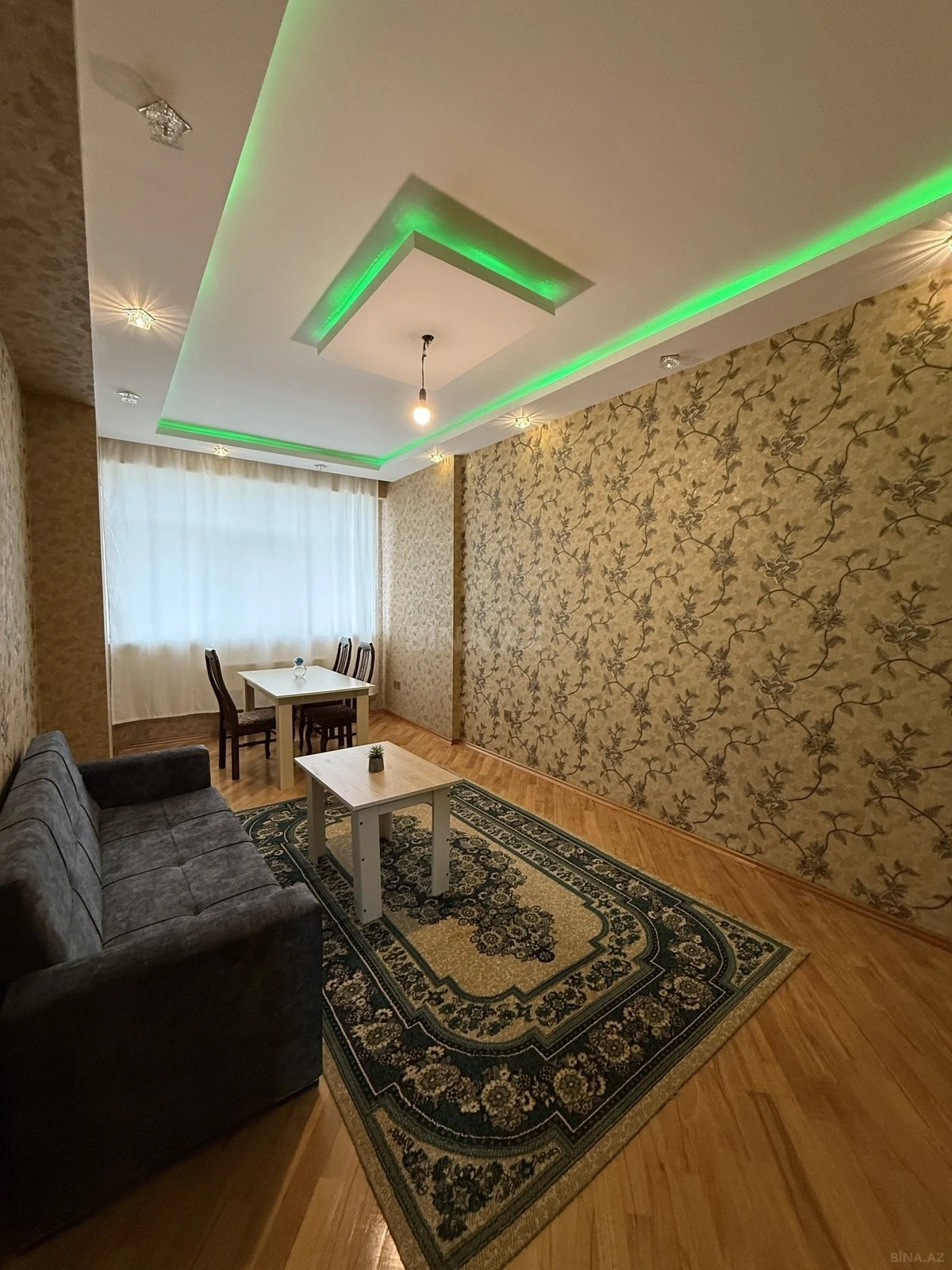 Kirayə verilir 2 otaqlı mənzil 85 m²