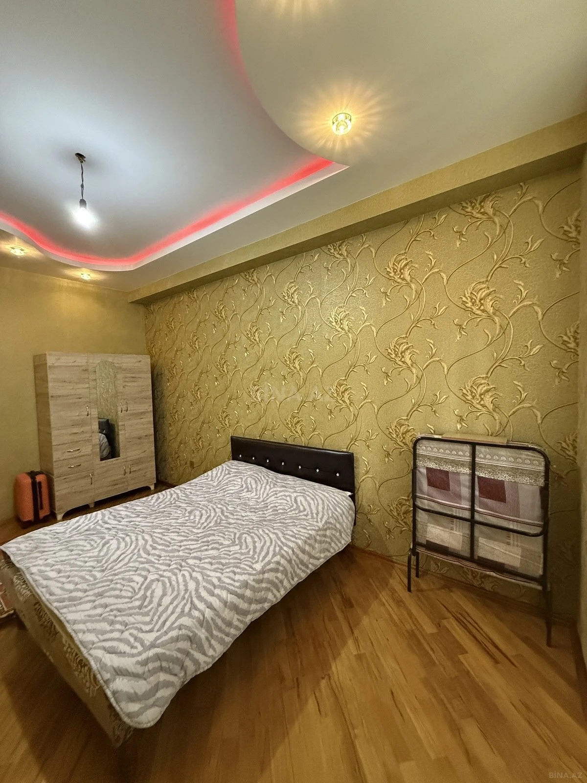 Kirayə verilir 2 otaqlı mənzil 85 m²