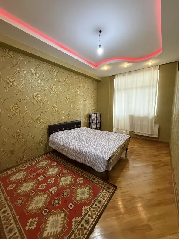 Kirayə verilir 2 otaqlı mənzil 85 m²