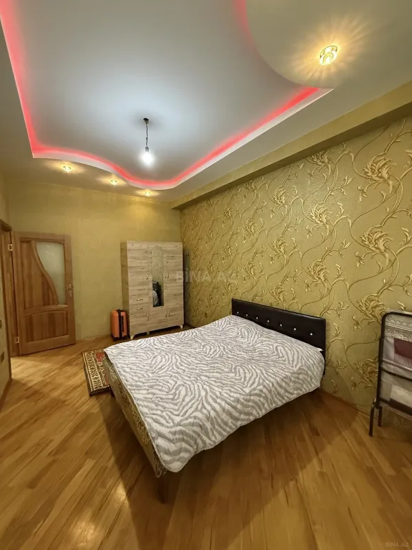 Kirayə verilir 2 otaqlı mənzil 85 m²
