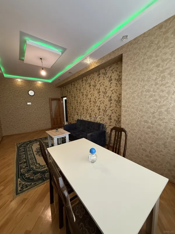 Kirayə verilir 2 otaqlı mənzil 85 m²