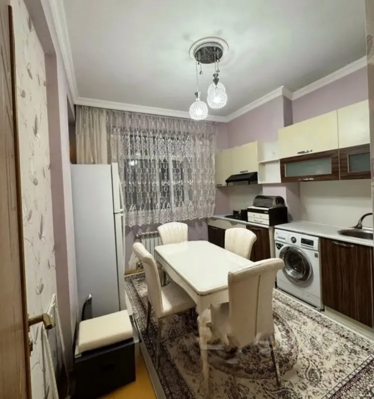 Kirayə verilir 2 otaqlı mənzil 65 m²