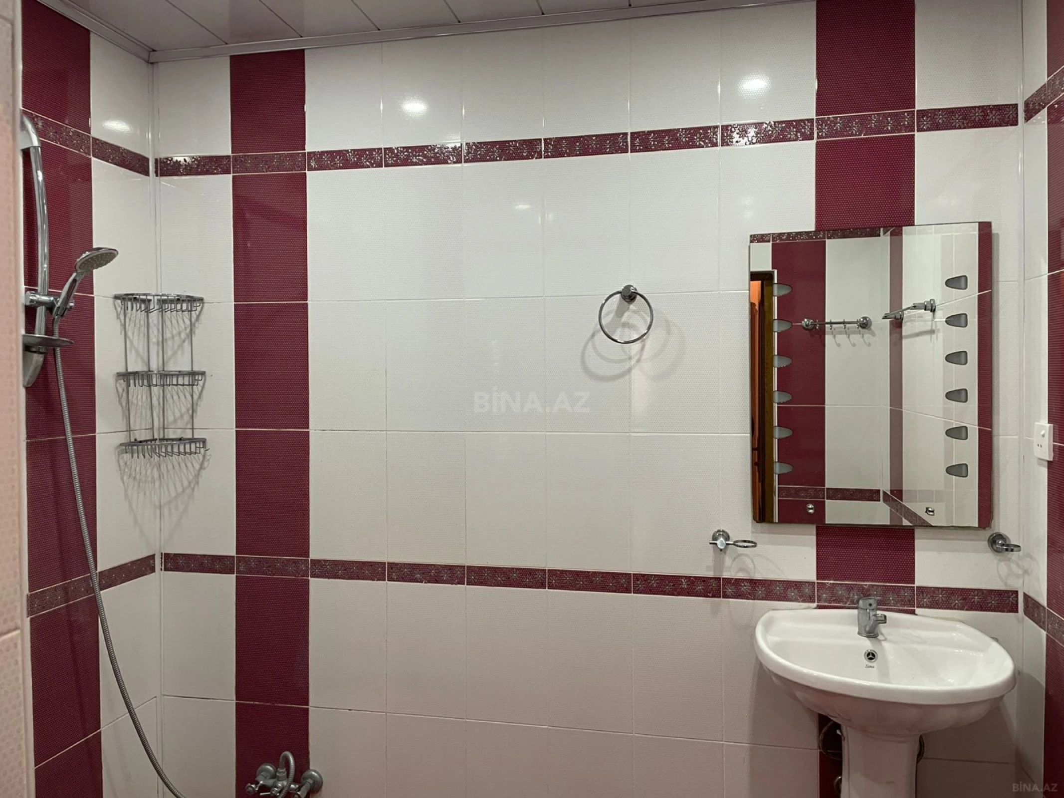 Kirayə verilir 2 otaqlı mənzil 110 m²