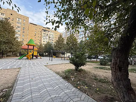 Satılır 2 otaqlı mənzil 40 m² — Bakı, Memar Əcəmi yanı 2 otaq 40.00 m²