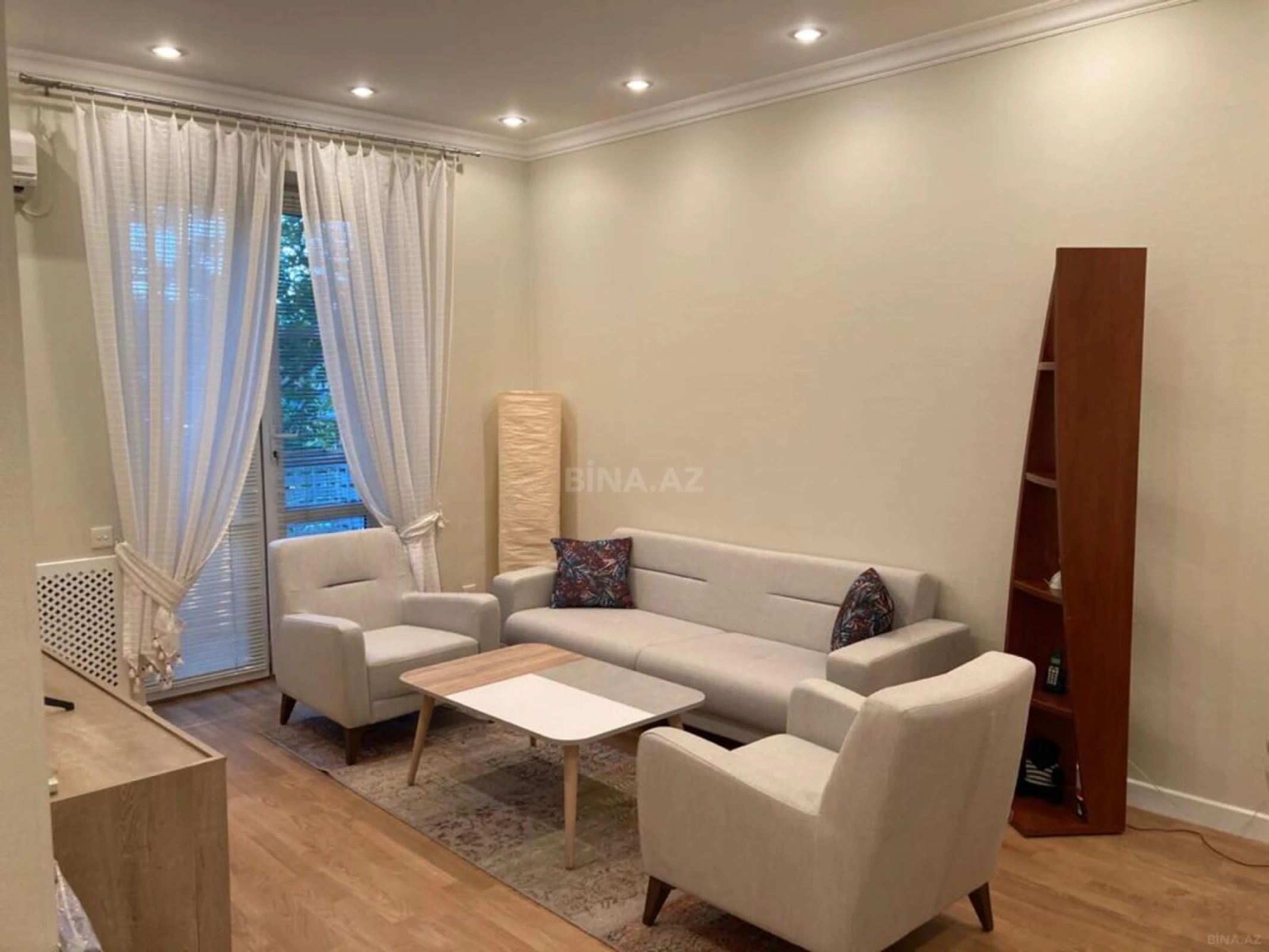 Kirayə verilir 2 otaqlı mənzil 60 m²