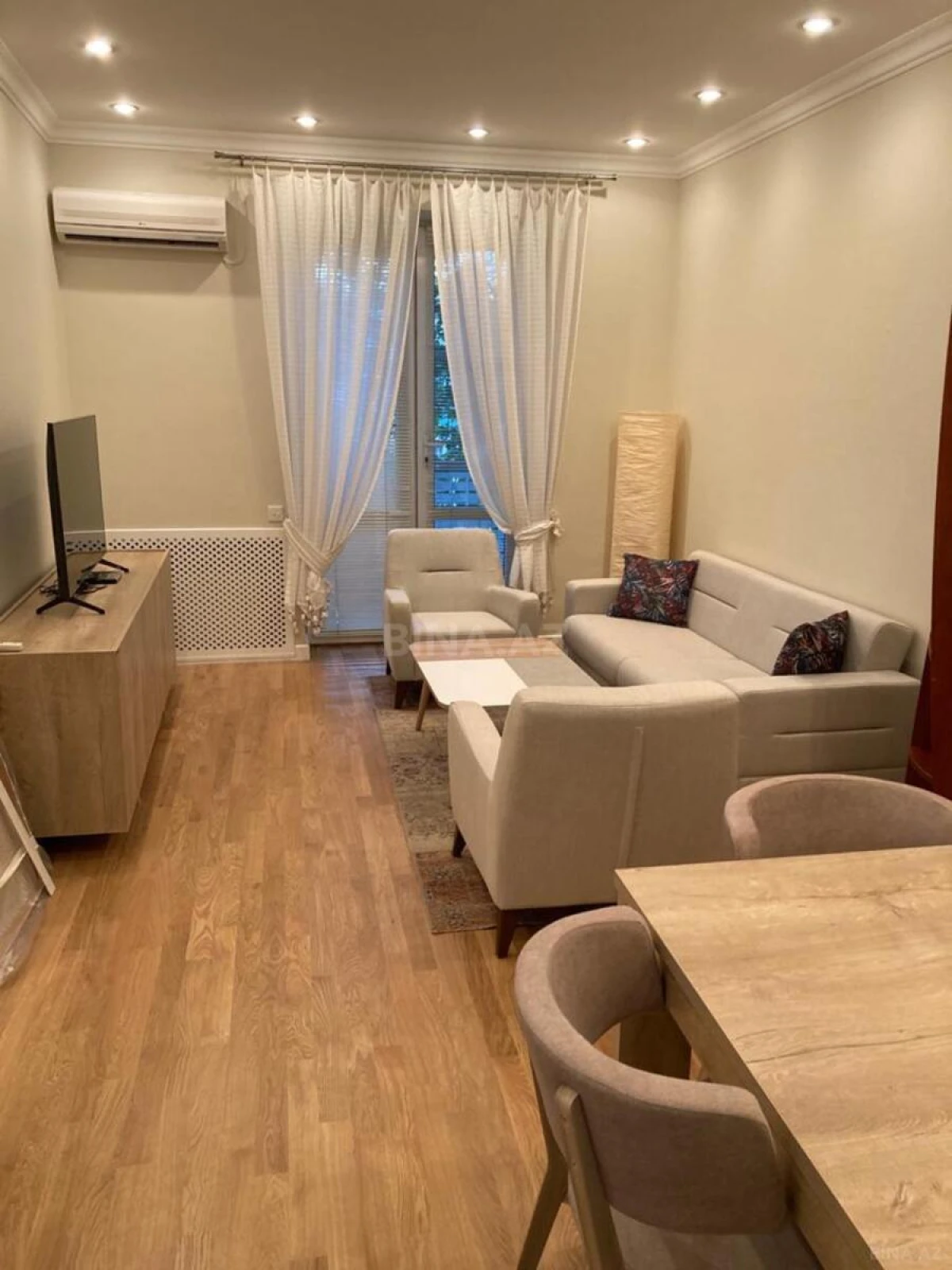 Kirayə verilir 2 otaqlı mənzil 60 m²