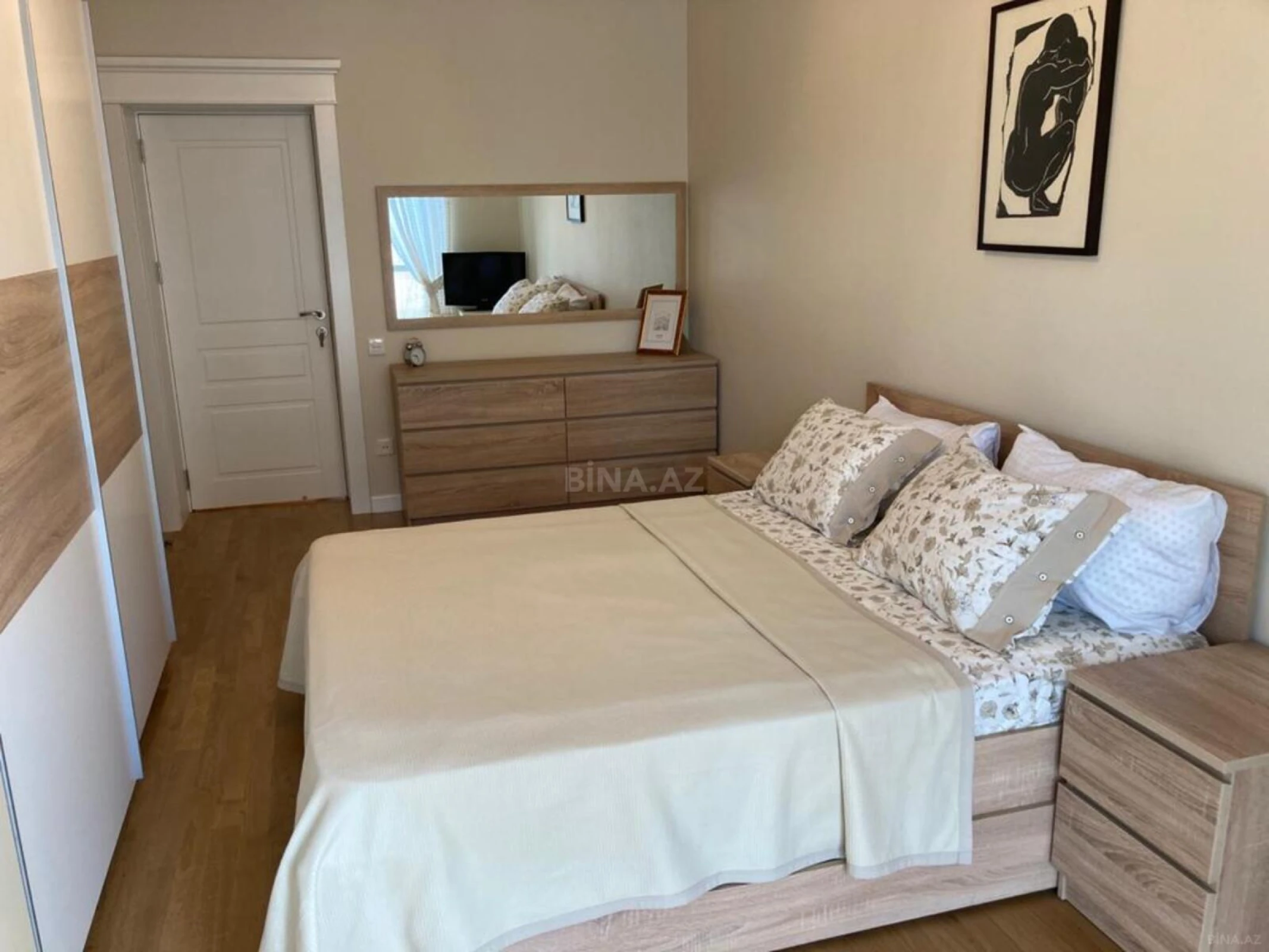 Kirayə verilir 2 otaqlı mənzil 60 m²