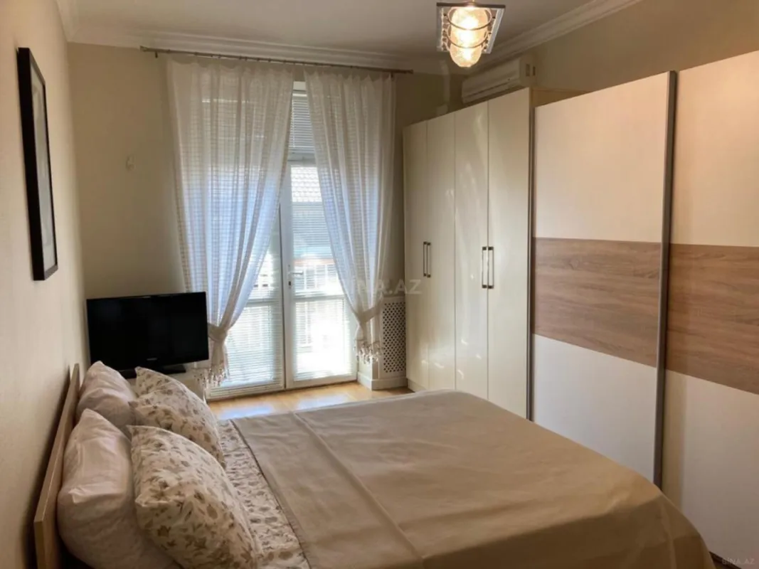 Kirayə verilir 2 otaqlı mənzil 60 m²