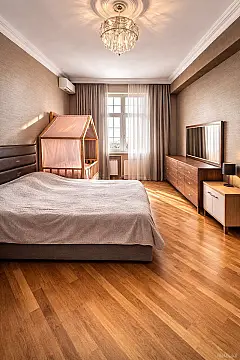 Satılır 3 otaqlı mənzil 122 m²