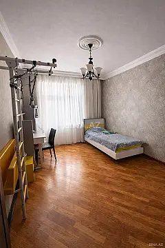 Satılır 3 otaqlı mənzil 122 m²