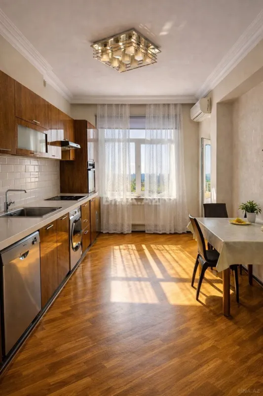 Satılır 3 otaqlı mənzil 122 m²