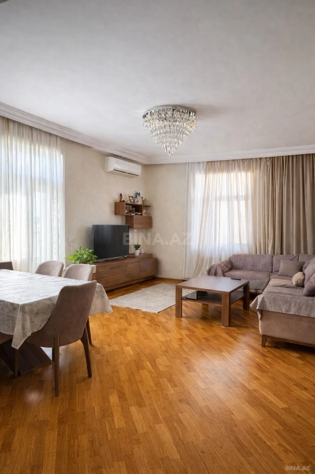 Satılır 3 otaqlı mənzil 122 m²