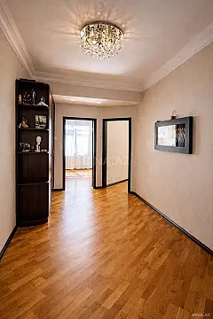 Satılır 3 otaqlı mənzil 122 m²