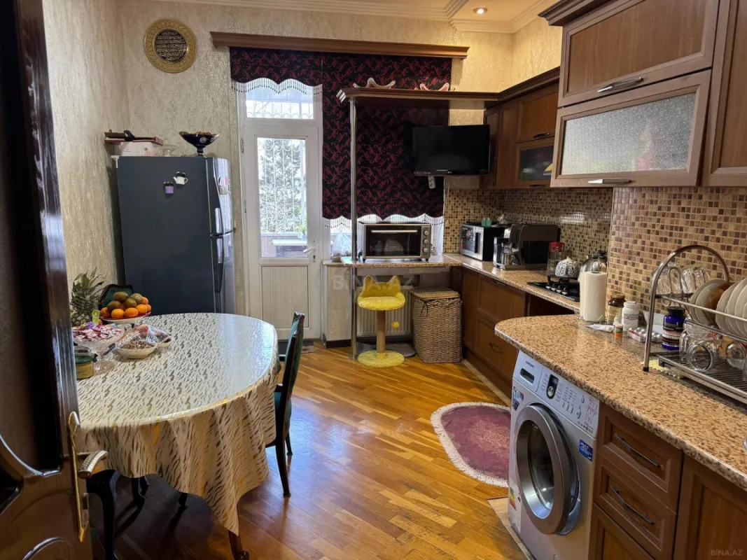 Satılır 3 otaqlı mənzil 125 m²