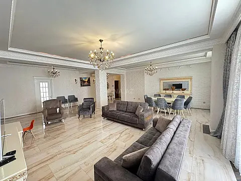 Kirayə verilir 4 otaqlı mənzil 210 m² — Bakı, Köhnə Günəşli 4 otaq 210.00 m²